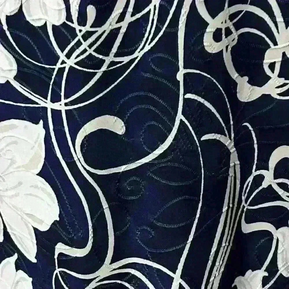 JM Collection Womens Sz M Navy White Patterned Stretchy Floral Short Sleeve Top - Picture 9 of 12